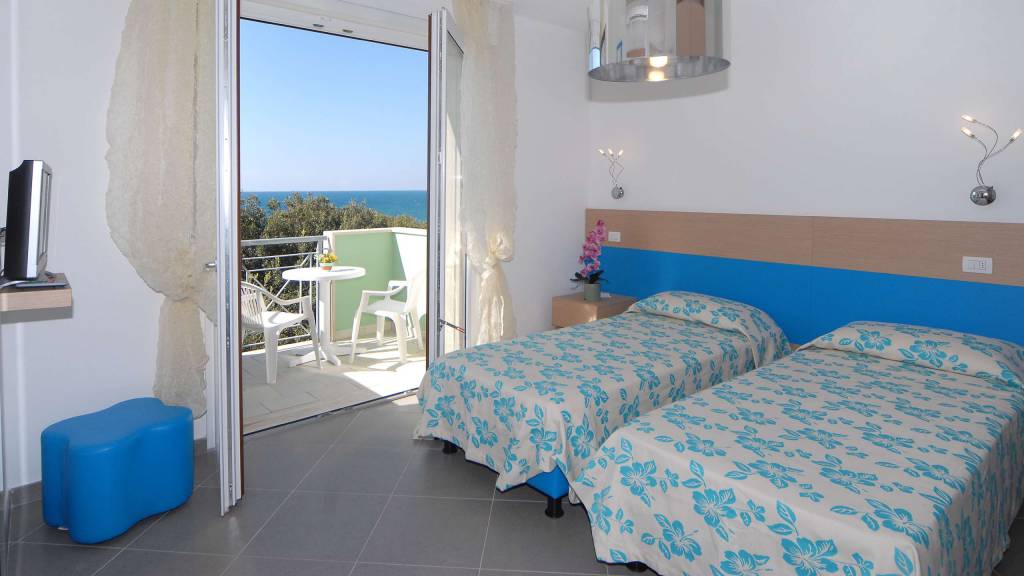 Hotel-Villa-Marcella-San-Vincenzo-Livorno-panoramic-room-seaview-1