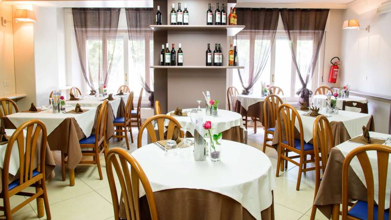 Hotel-Villa-Marcella-San-Vincenzo-Livorno-41-Restaurant-2